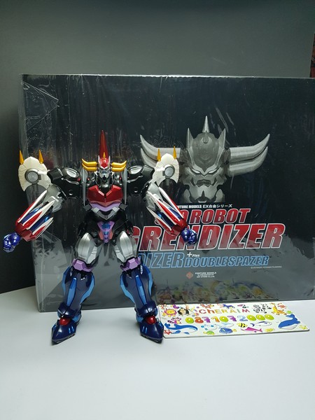 Fewture Model Grendizer  01.jpg