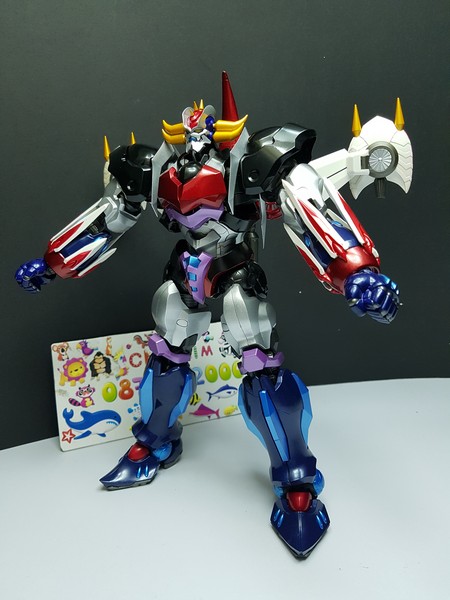 Fewture Model Grendizer  02.jpg