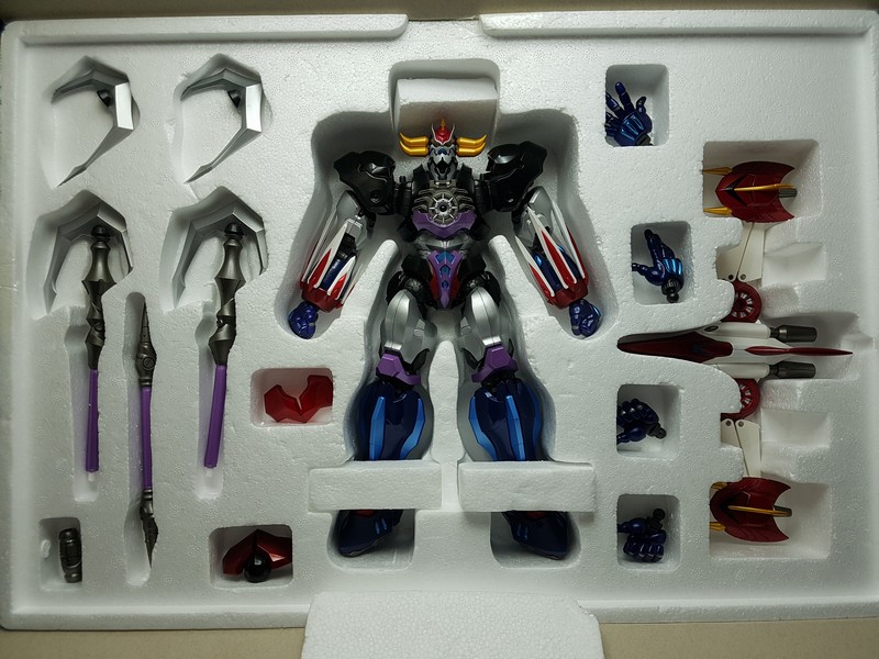 Fewture Model Grendizer  04.jpg